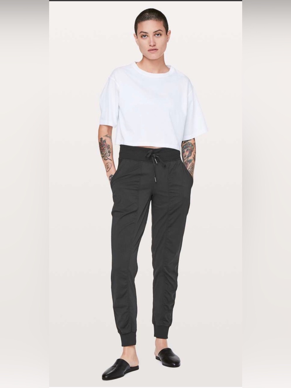 Lululemon dance studio pant Pant Black Size 6